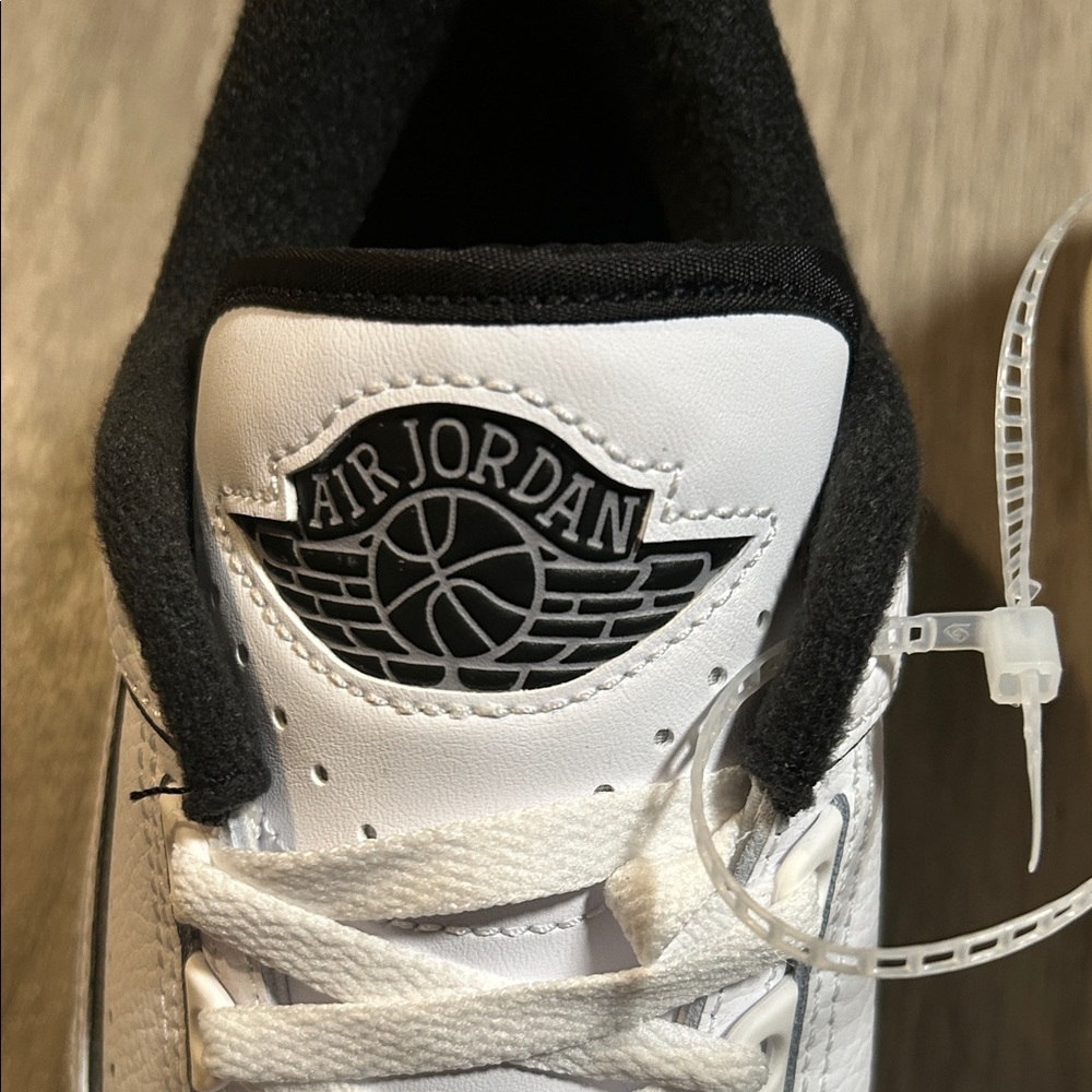 Jordan Boys White and Black Sneakers - Picture 2 of 10